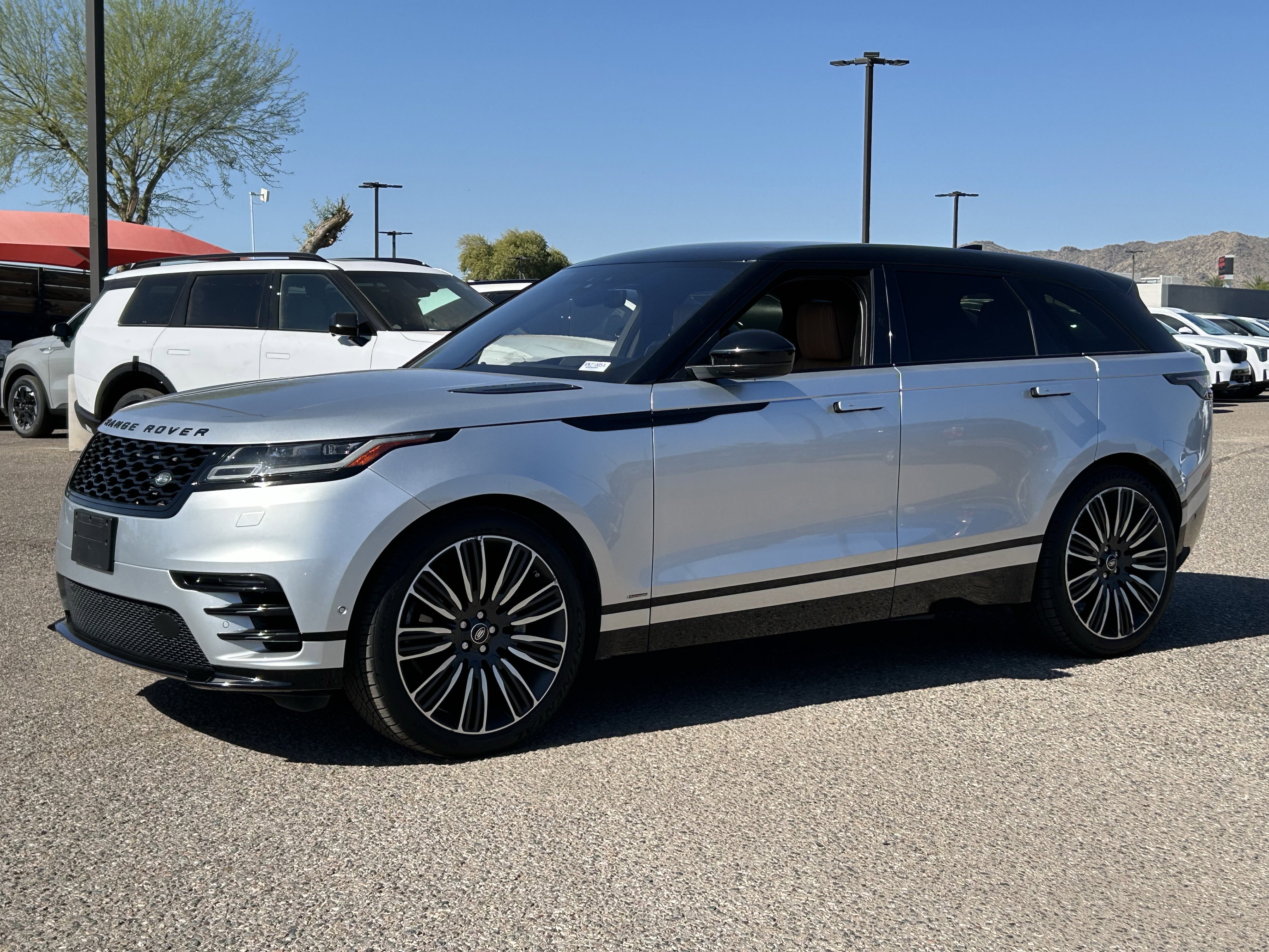 Used 2019 Land Rover Range Rover Velar R-Dynamic HSE AWD/4WD image 2
