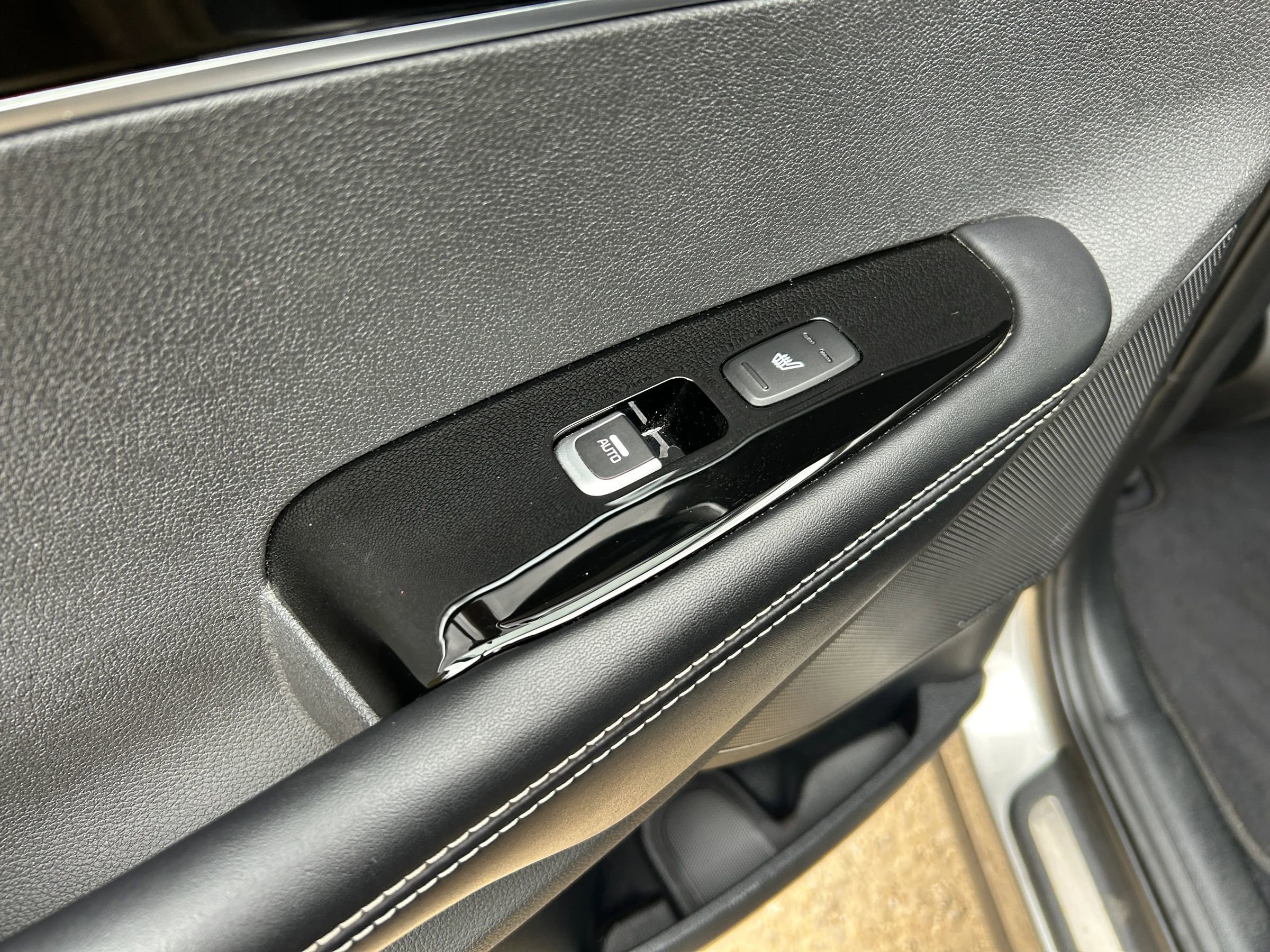 Used 2019 Kia Sorento SX image 17
