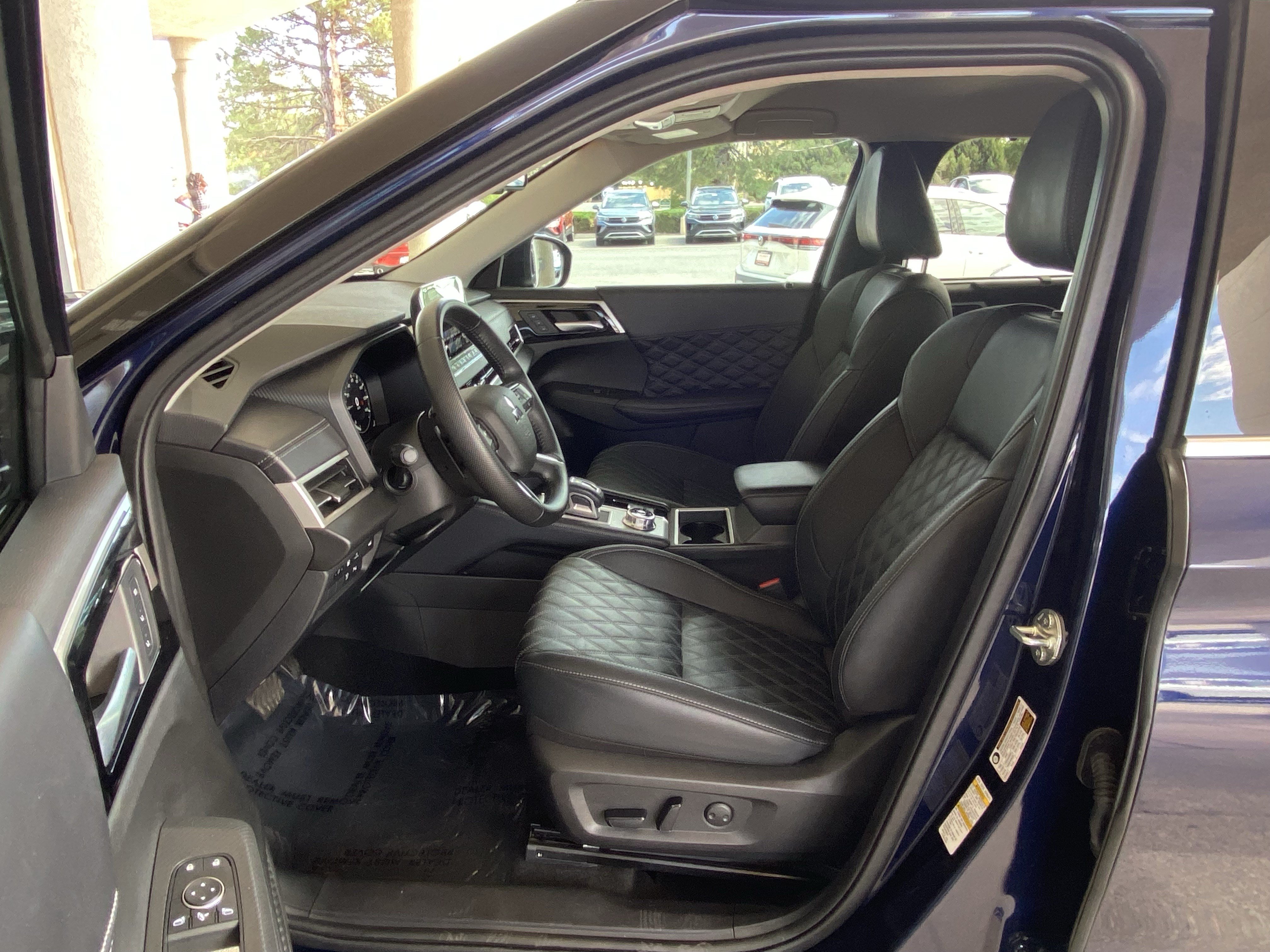 Used 2024 Mitsubishi Outlander SEL AWD/4WD image 39