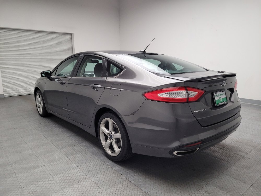 Used 2016 Ford Fusion SE FWD image 5