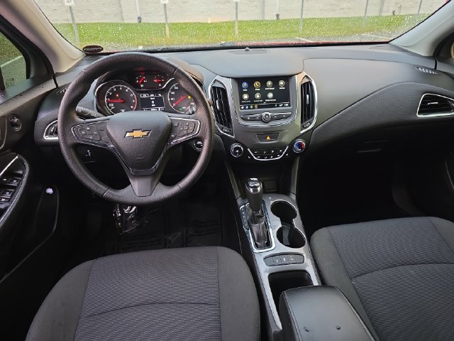 Used 2019 Chevrolet Cruze LT w/ Convenience Package FWD image 21