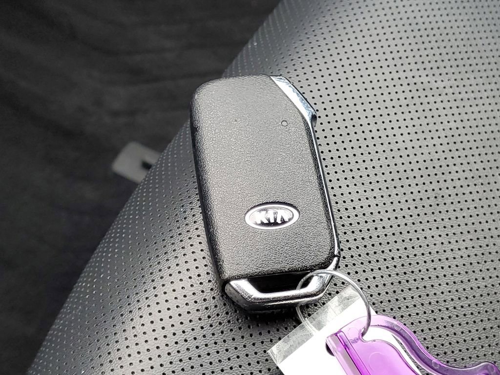 Used 2020 Kia Telluride LX image 30