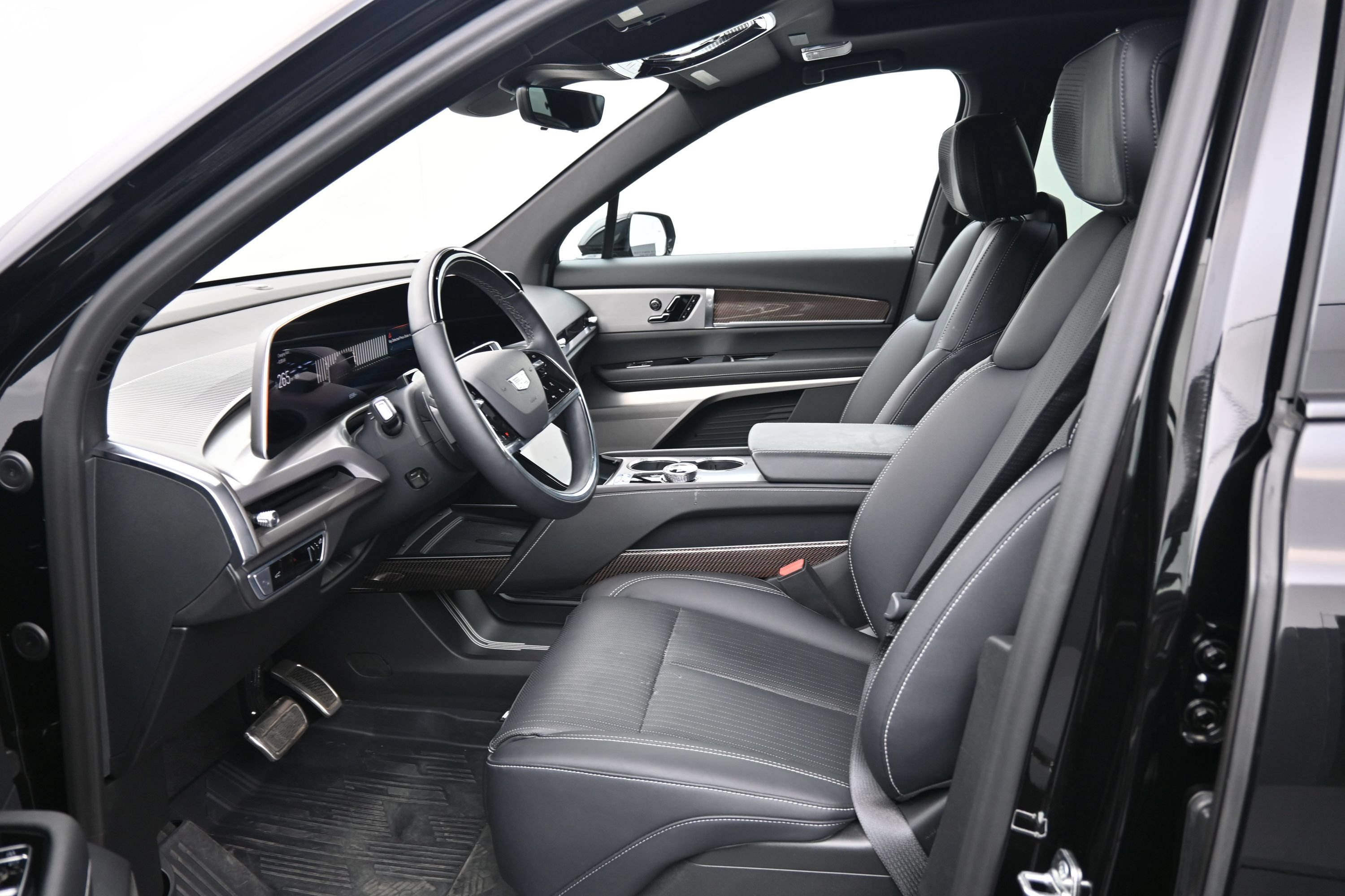 New 2026 Cadillac Vistiq Premium Luxury w/ LPO, Floor Liner Package AWD/4WD image 11