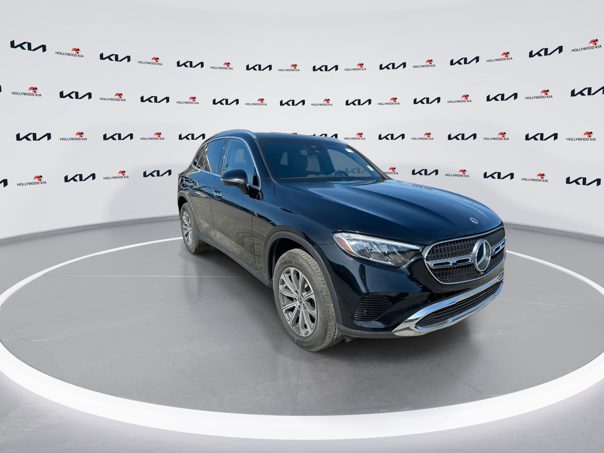 Used 2024 Mercedes-Benz GLC 300 image 2