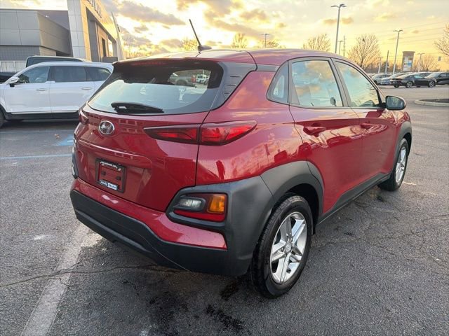 Used 2021 Hyundai Kona SE image 3