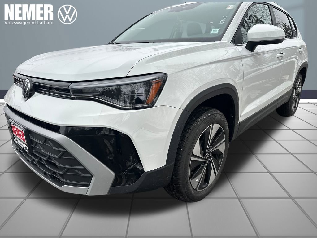 New 2026 Volkswagen Taos SE image 1