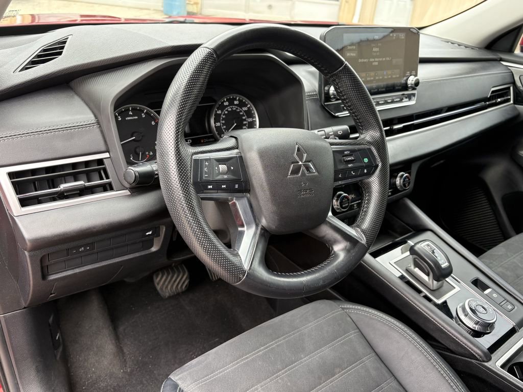 Used 2022 Mitsubishi Outlander SE FWD image 14