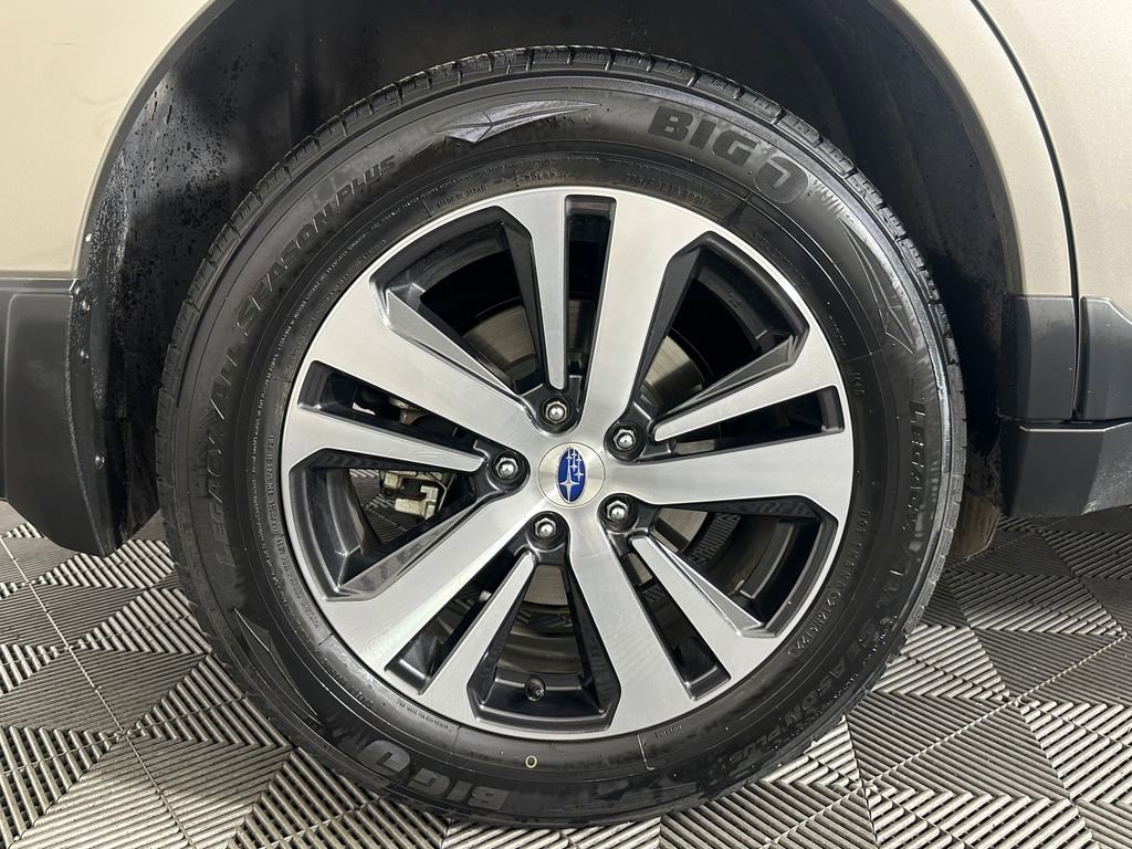 Used 2018 Subaru Outback 3.6R Limited image 13