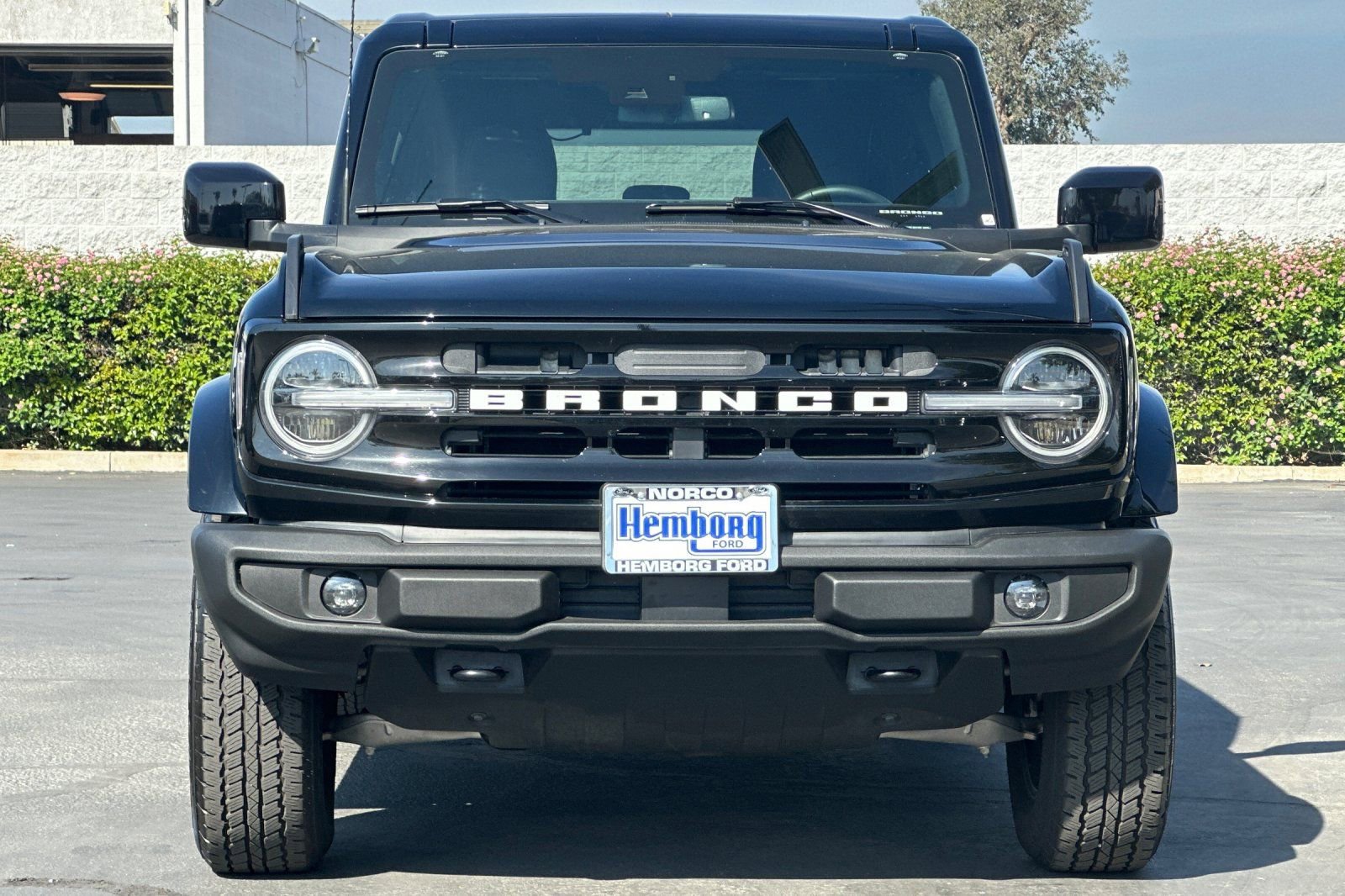 Used 2025 Ford Bronco Outer Banks image 9