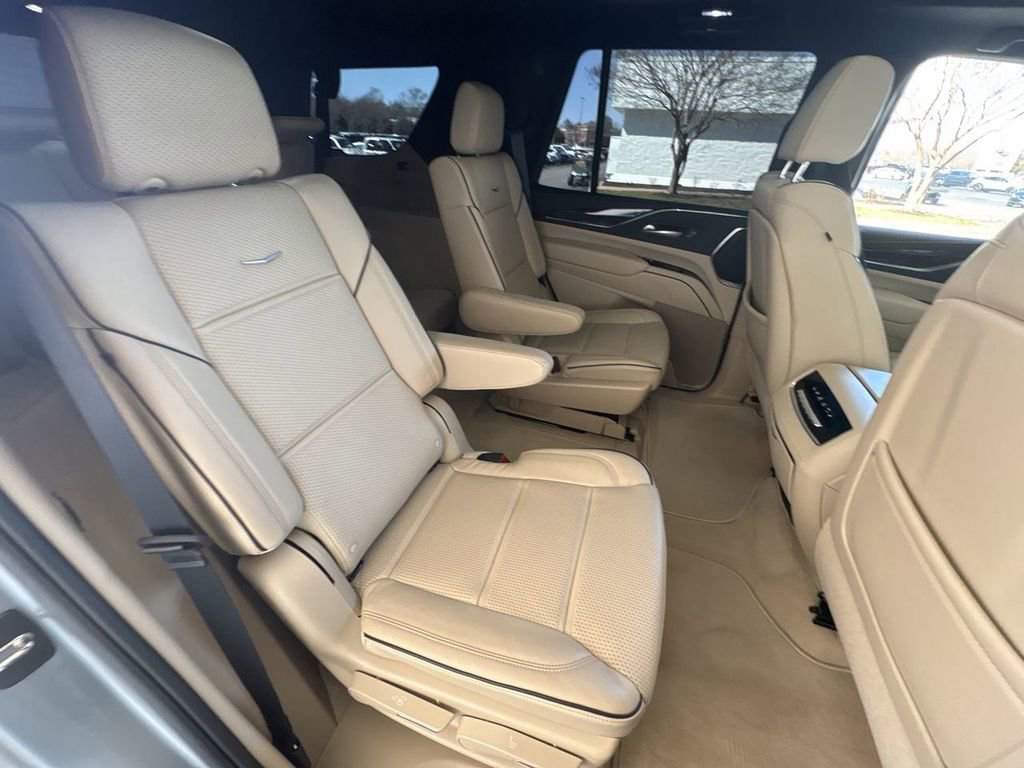 Certified 2023 Cadillac Escalade Premium Luxury w/ Performance Package image 28