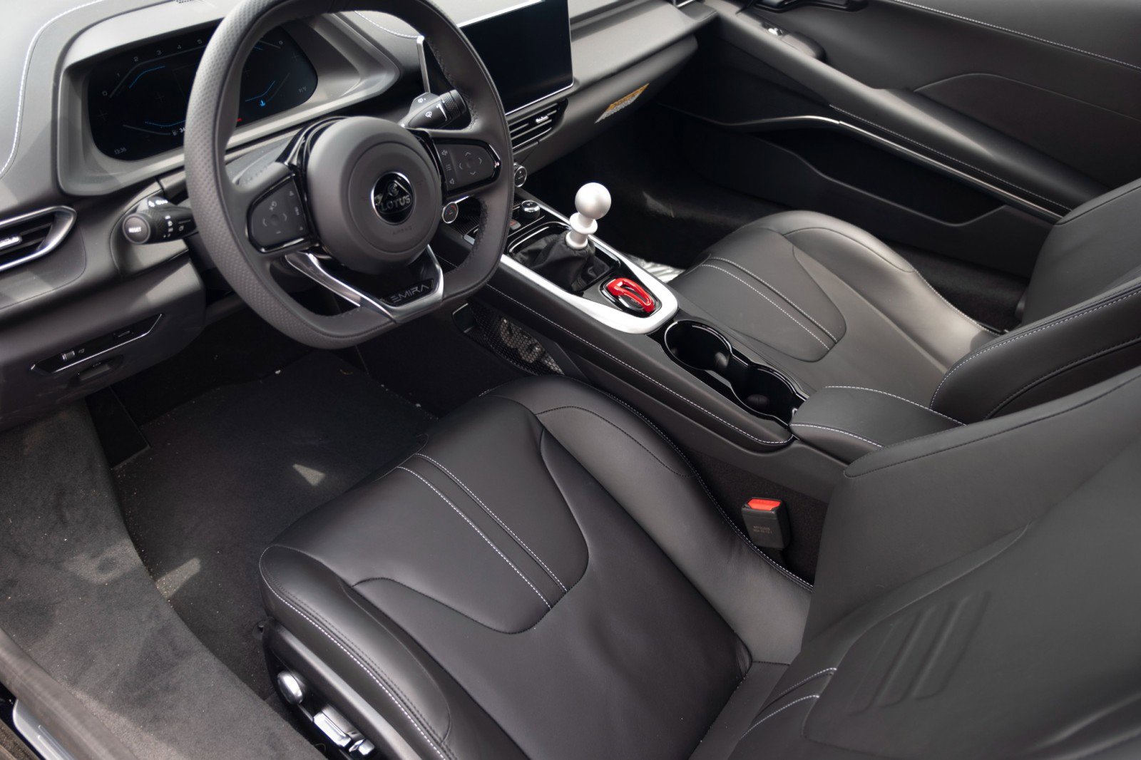 Used 2025 Lotus Emira RWD image 8