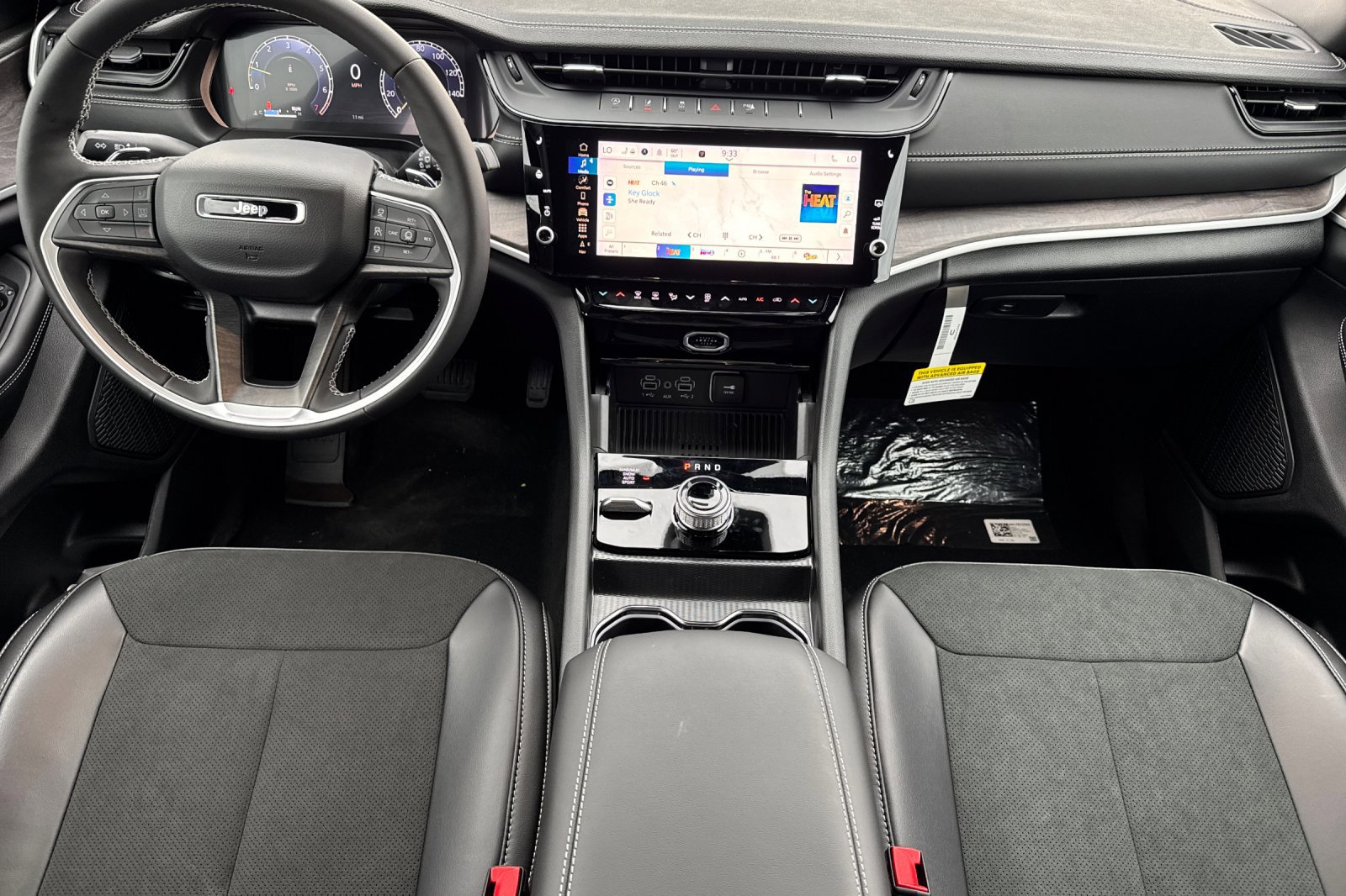 New 2026 Jeep Grand Cherokee Altitude image 12