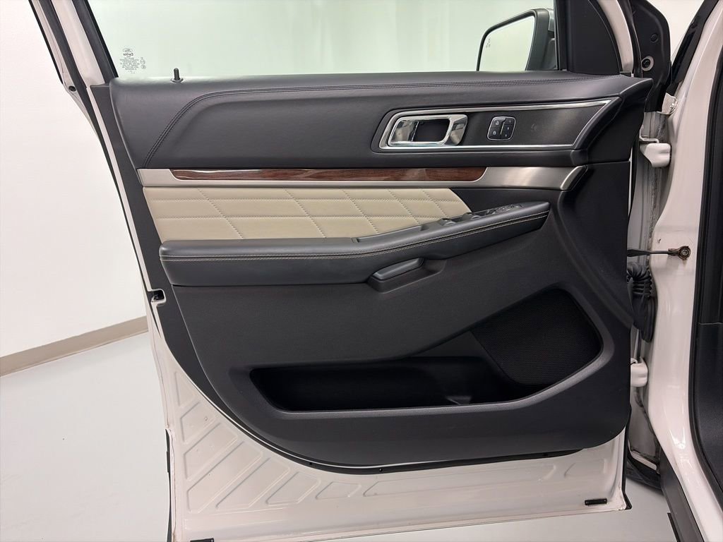 Used 2018 Ford Explorer Platinum AWD/4WD image 15