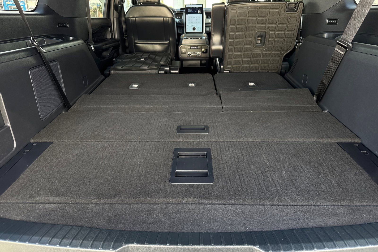 Used 2024 Ford Expedition Max Platinum AWD/4WD image 18