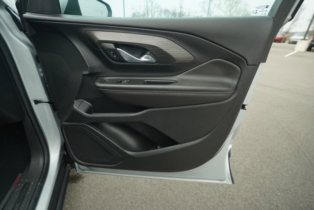 Used 2022 GMC Terrain SLT image 21