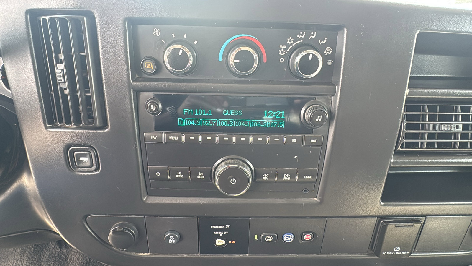 Used 2018 Chevrolet Express 3500 LT w/ LT Preferred Equipment Group image 18