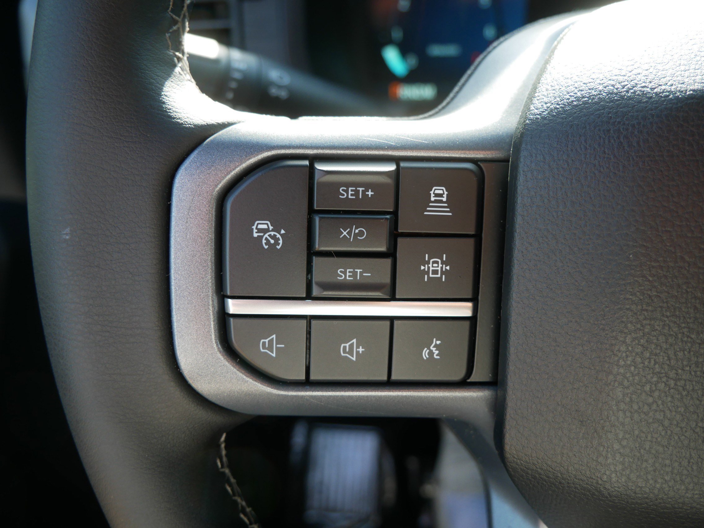 New 2025 Ford F150 XLT w/ Equipment Group 302A MID image 28