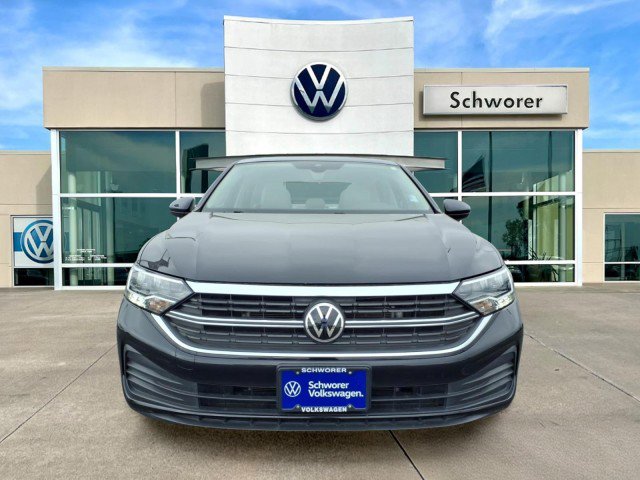 Used 2022 Volkswagen Jetta SE w/ Panoramic Sunroof Package image 9