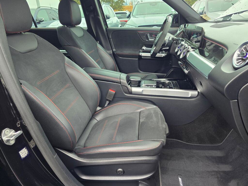 Used 2022 Mercedes-Benz GLB 35 AMG 4MATIC image 29