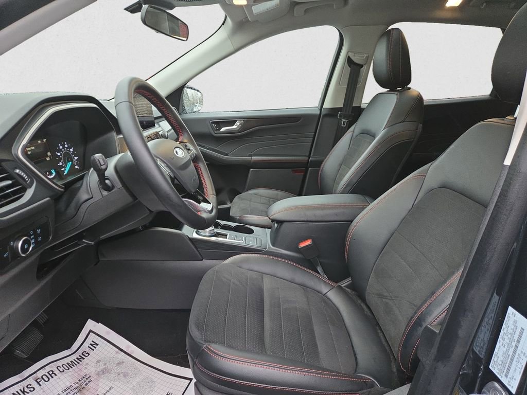 Used 2022 Ford Escape SEL w/ SEL Stealth AWD Package image 10