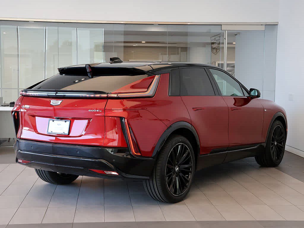 Used 2025 Cadillac Lyriq Sport AWD/4WD image 8