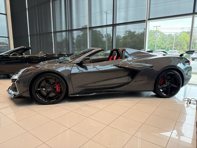 New 2027 Chevrolet Corvette Z06 w/ Z07 Performance Package RWD image 3