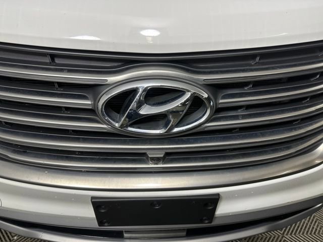 Used 2019 Hyundai Santa Fe XL image 9