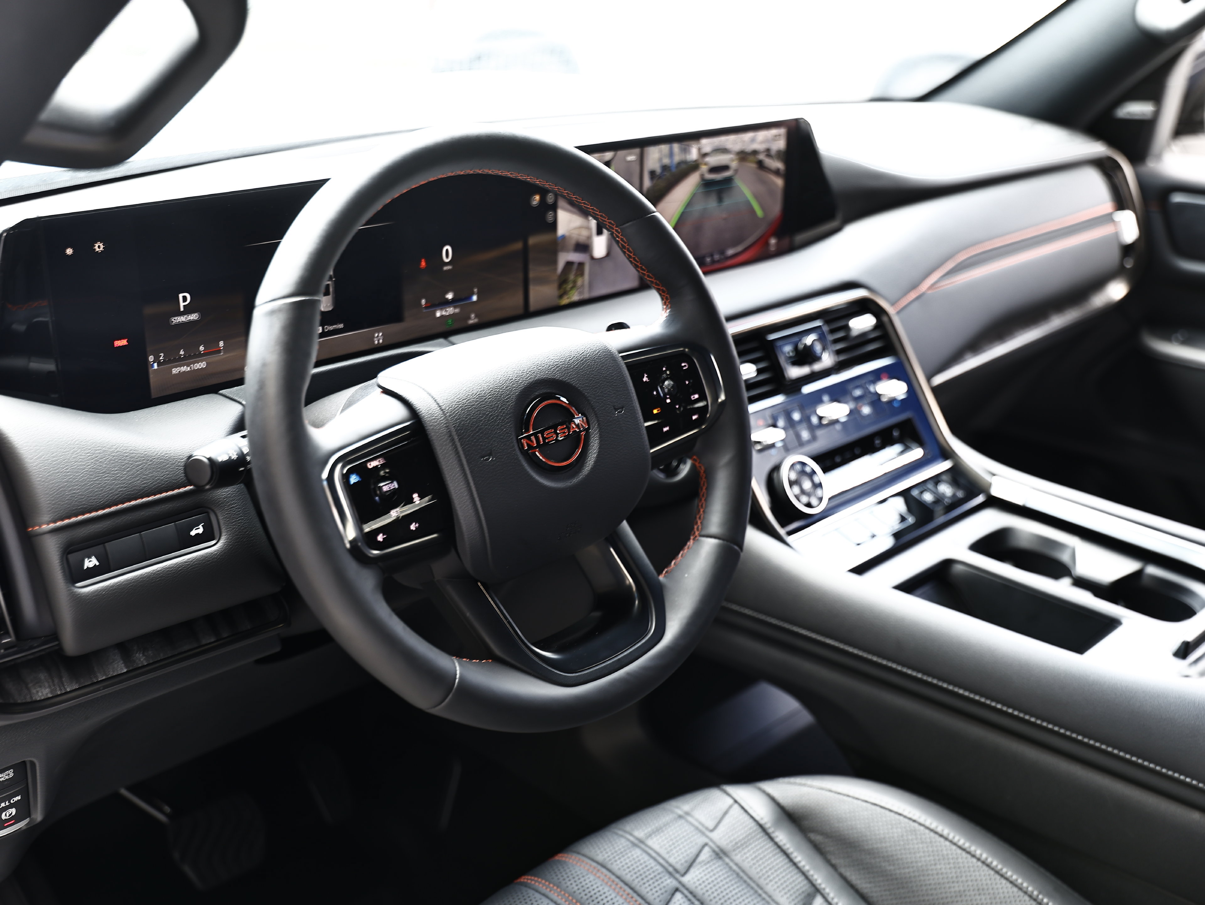 Used 2025 Nissan Armada PRO-4X AWD/4WD image 19