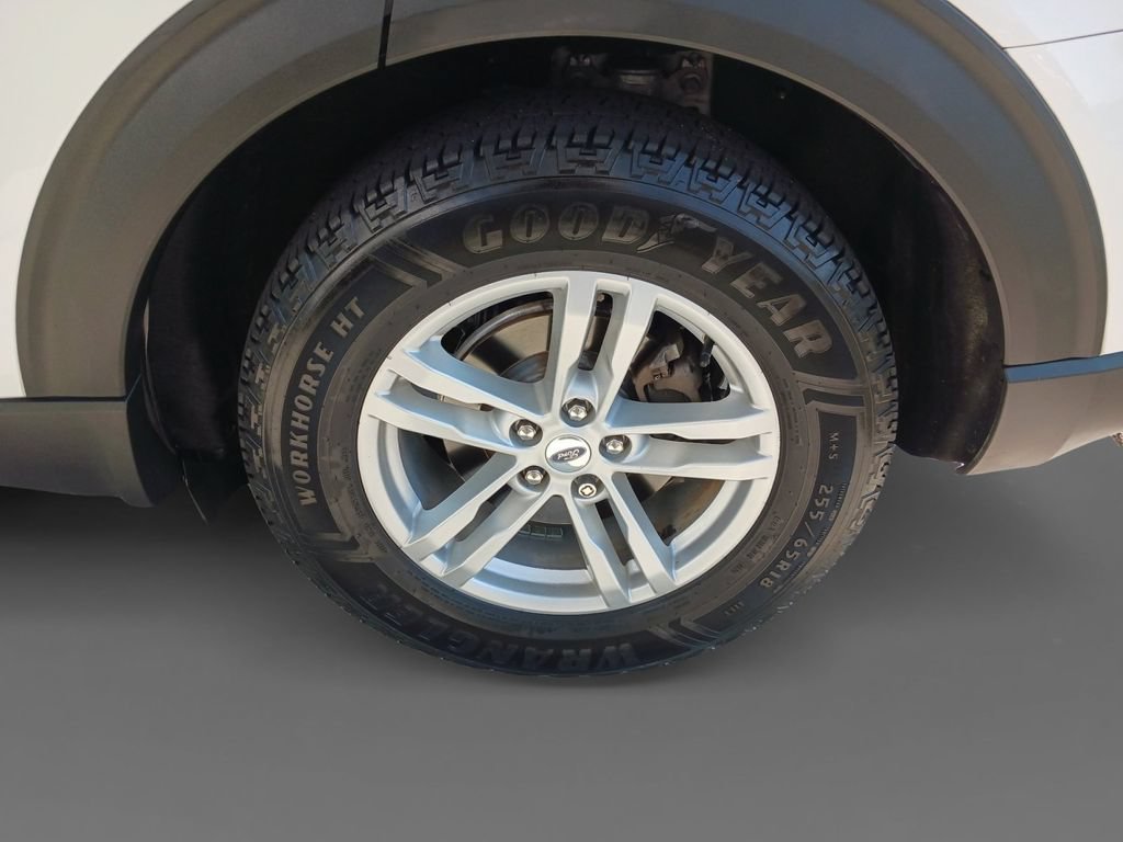 Used 2021 Ford Explorer XLT w/ Equipment Group 202A RWD image 8