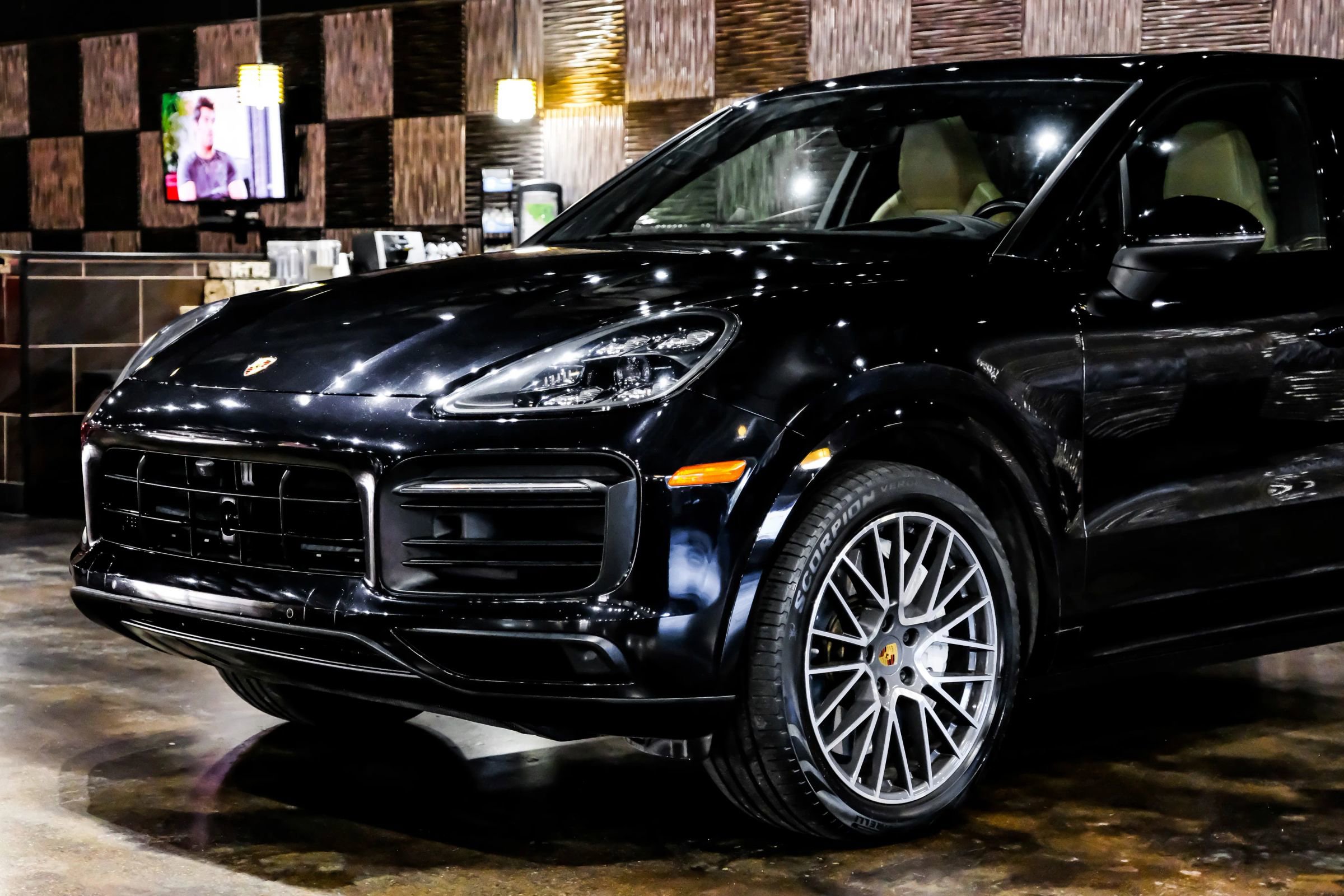 Used 2020 Porsche Cayenne S image 8