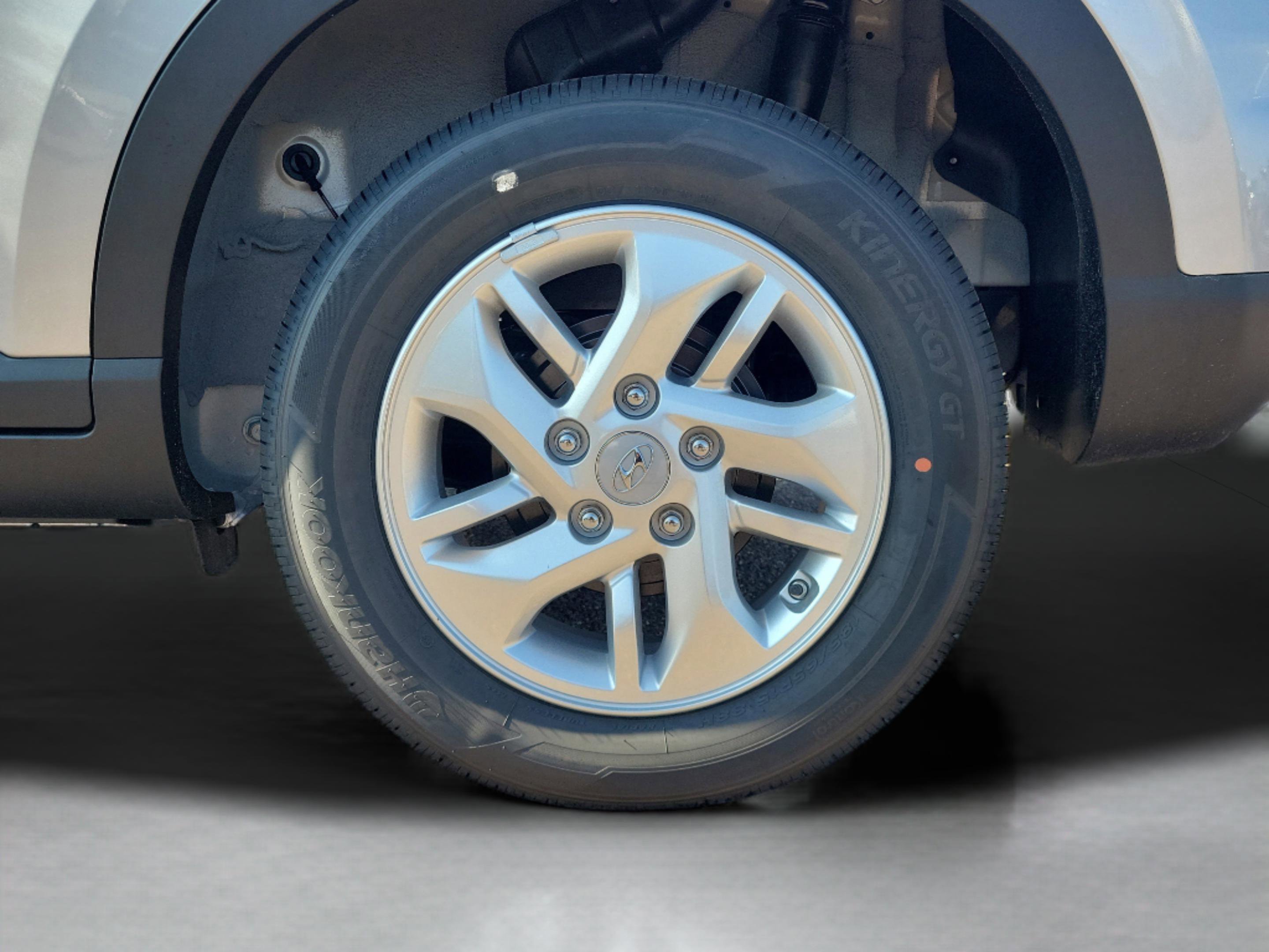 New 2026 Hyundai Venue SE image 30