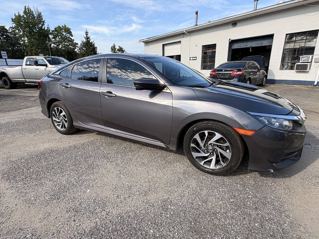 Used 2018 Honda Civic EX image 5