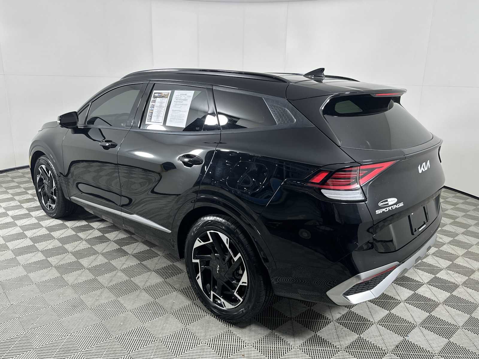Used 2023 Kia Sportage SX image 6