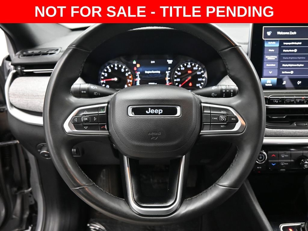 Used 2023 Jeep Compass Latitude image 10