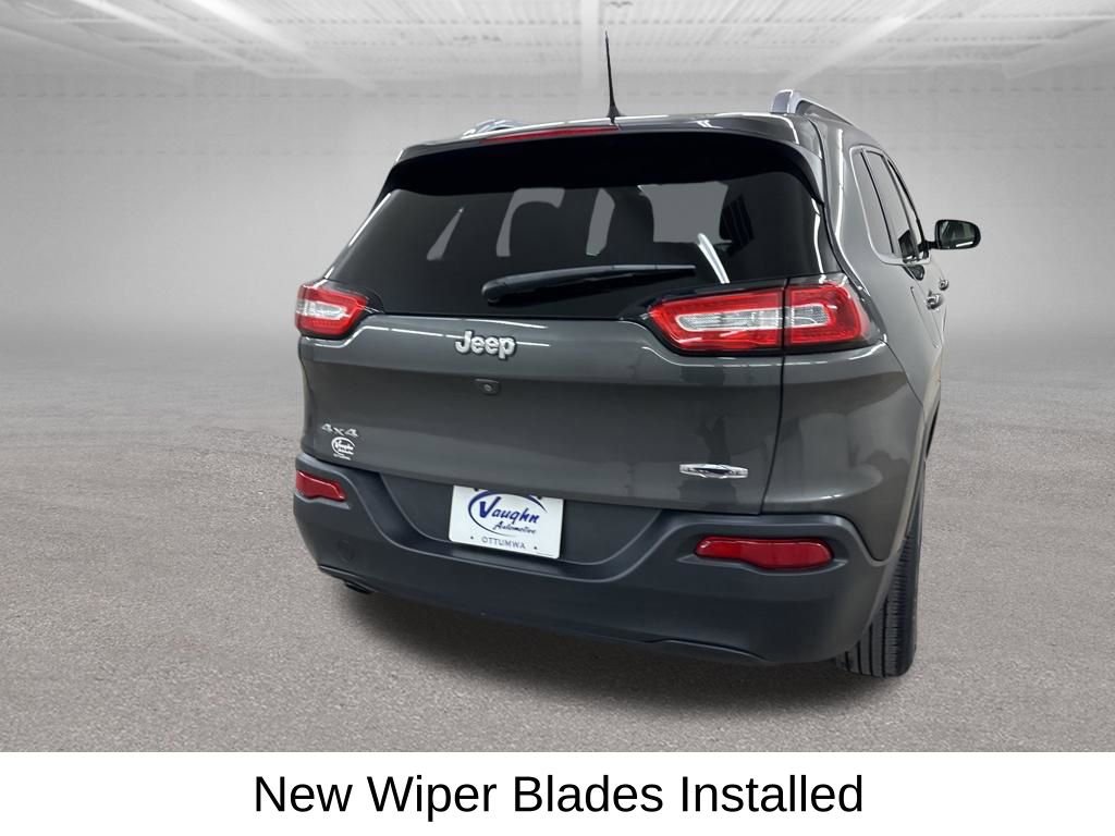 Used 2017 Jeep Cherokee Latitude w/ Cold Weather Group image 13