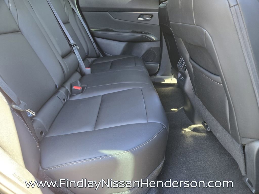 Used 2025 Nissan Murano SV FWD image 15