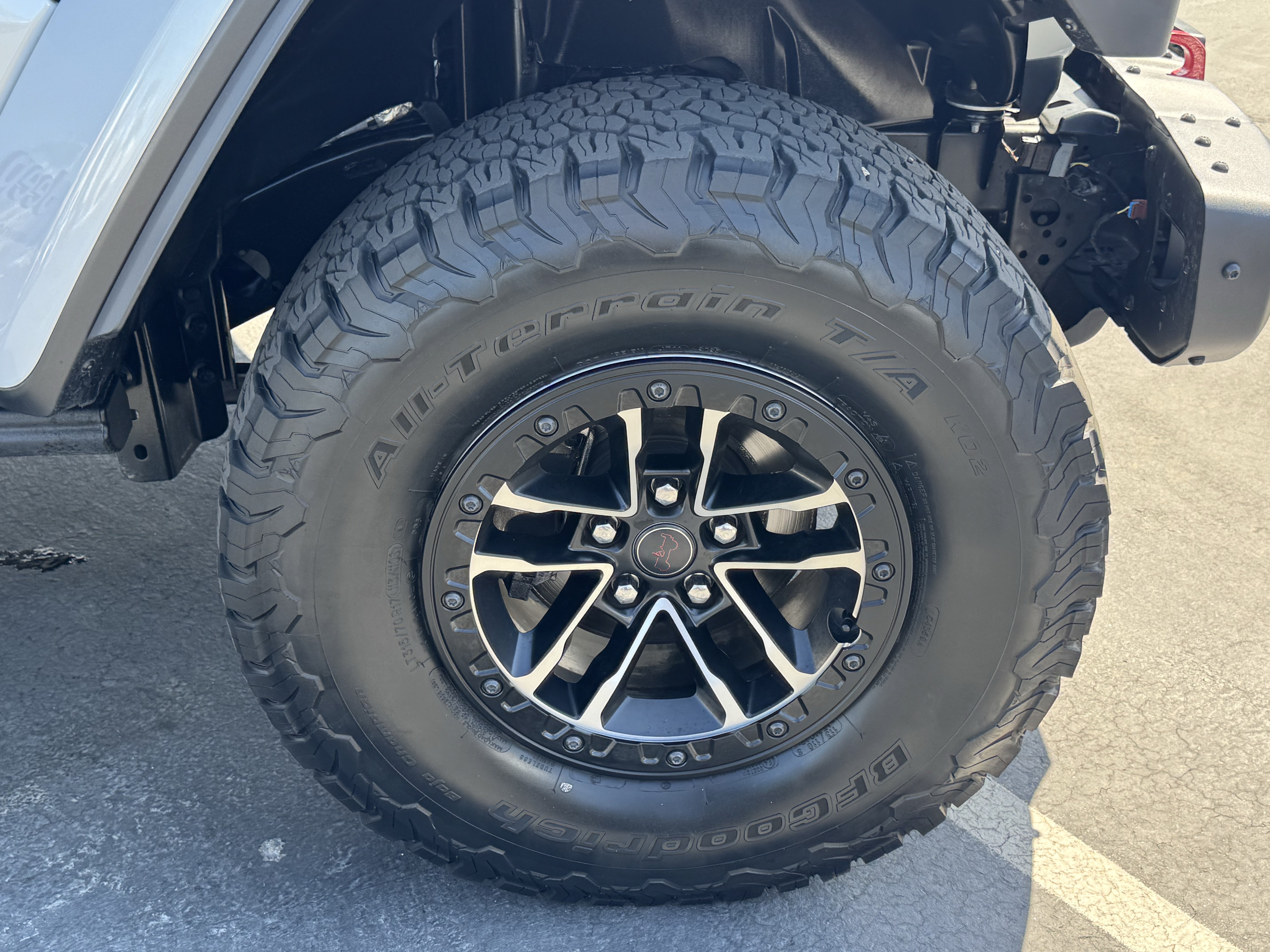 Used 2024 Jeep Wrangler Unlimited Rubicon AWD/4WD image 11
