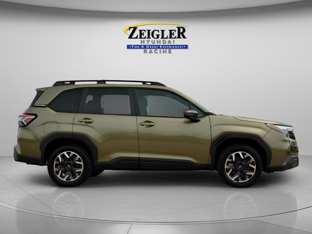 Used 2025 Subaru Forester Premium w/ Convenience Package #1 AWD/4WD image 8
