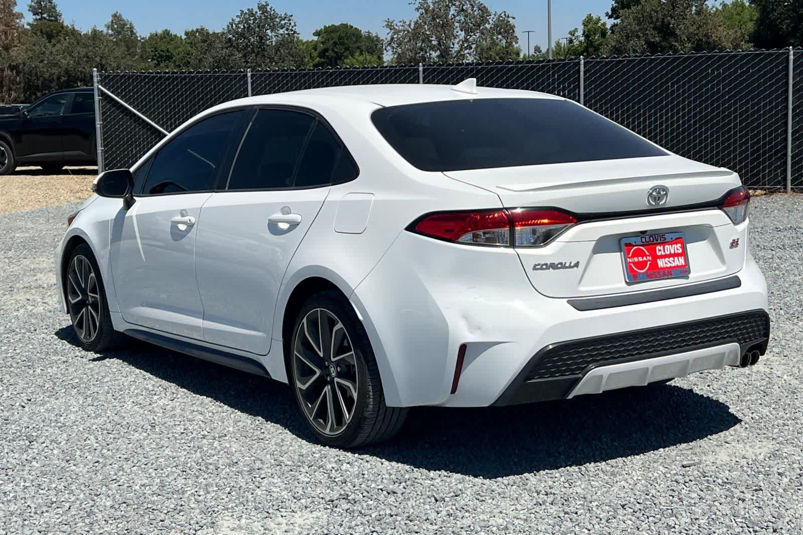 Used 2020 Toyota Corolla SE w/ SE Premium Package FWD image 7