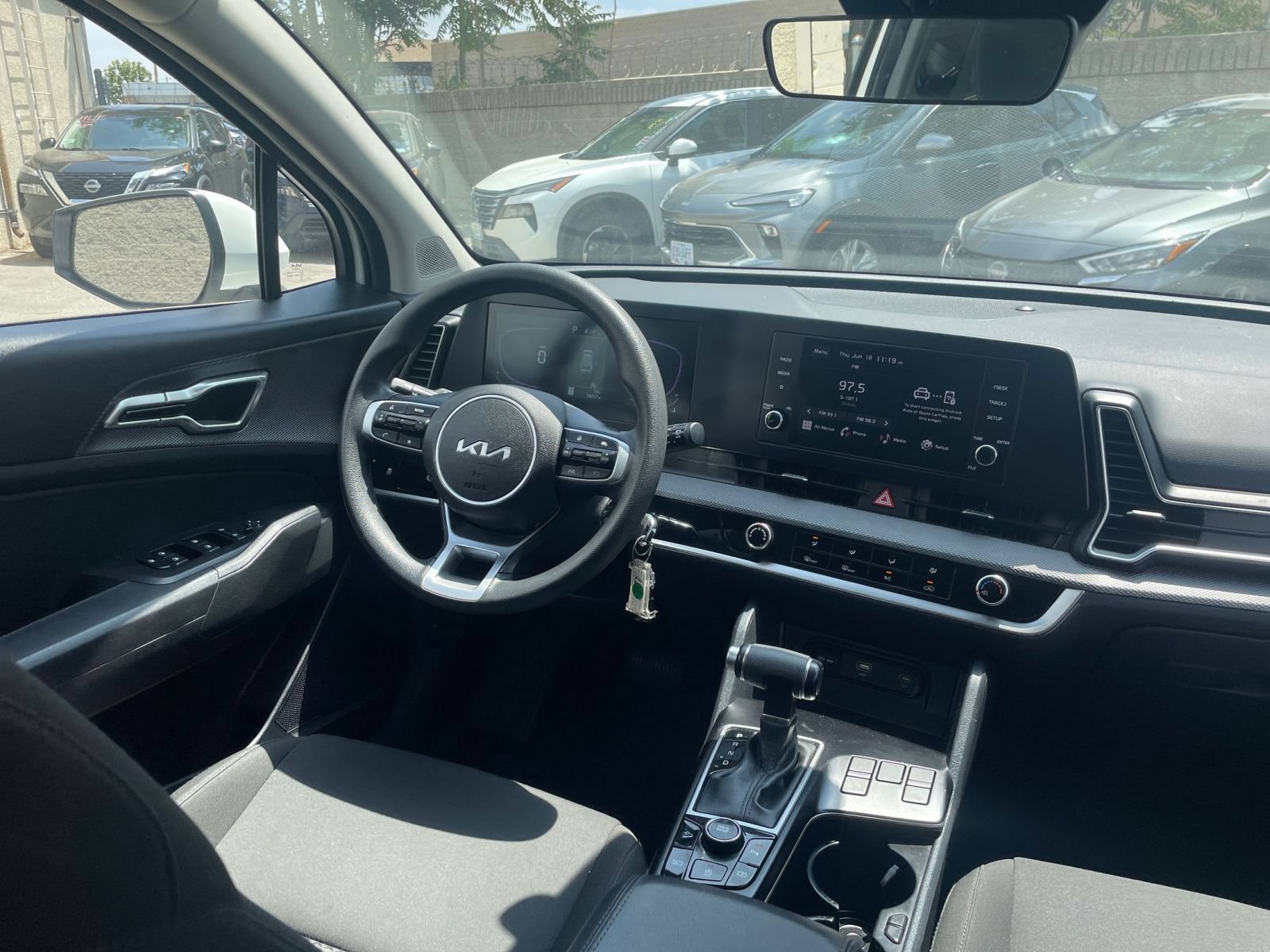 Used 2025 Kia Sportage LX FWD image 33