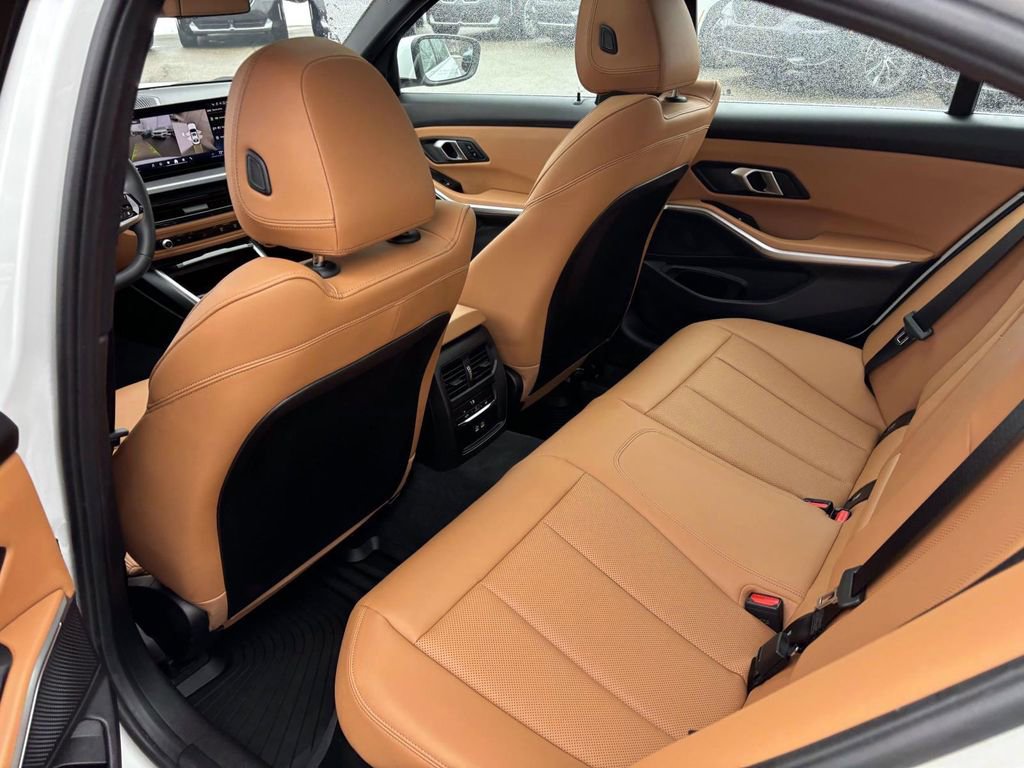 Used 2025 BMW 330i xDrive Sedan w/ Premium Package image 27