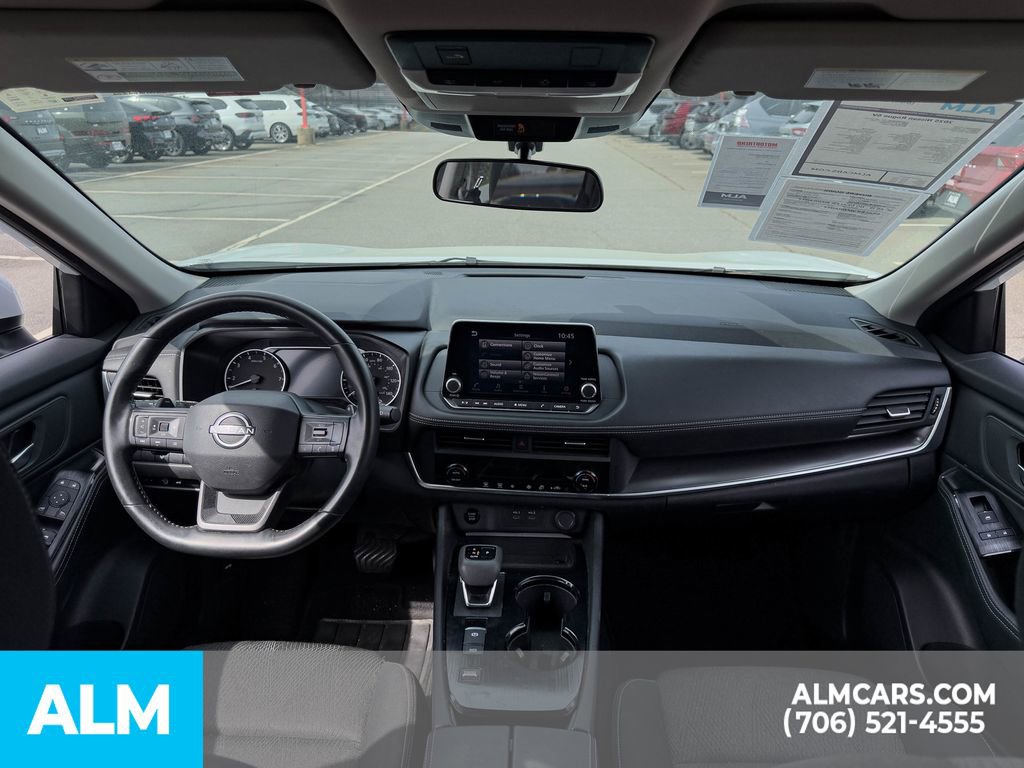 Used 2025 Nissan Rogue SV image 16