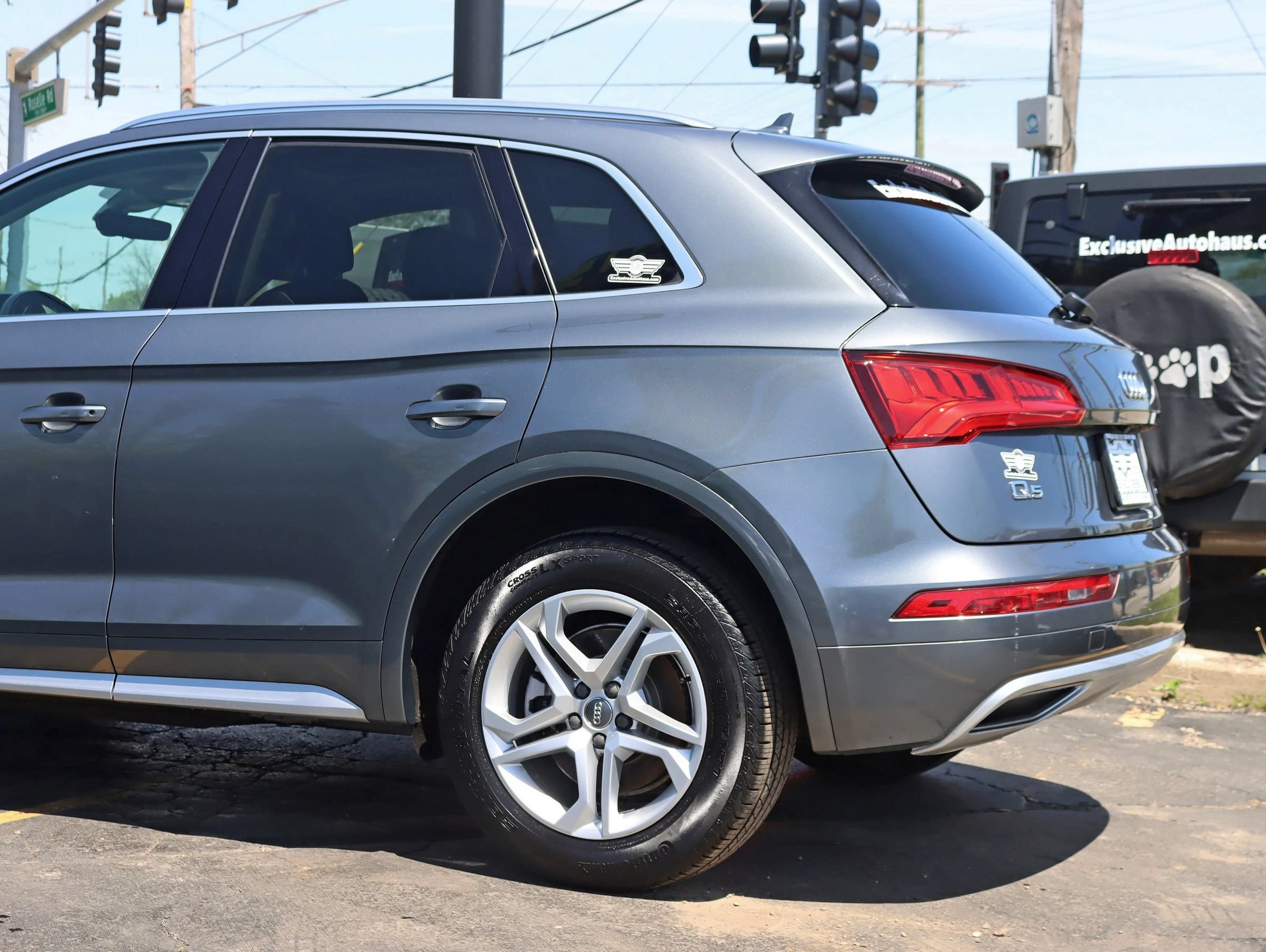 Used 2019 Audi Q5 2.0T Premium w/ Convenience Package AWD/4WD image 12