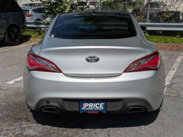 Used 2013 Hyundai Genesis 3.8 RWD image 6