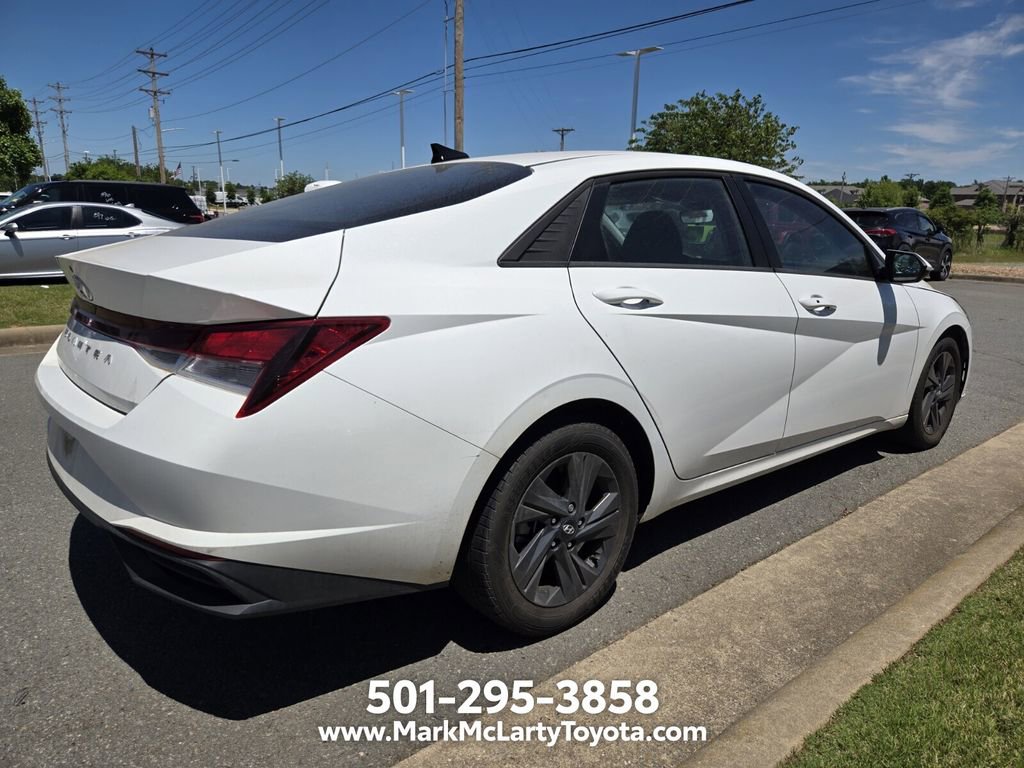 Used 2023 Hyundai Elantra SEL FWD image 5