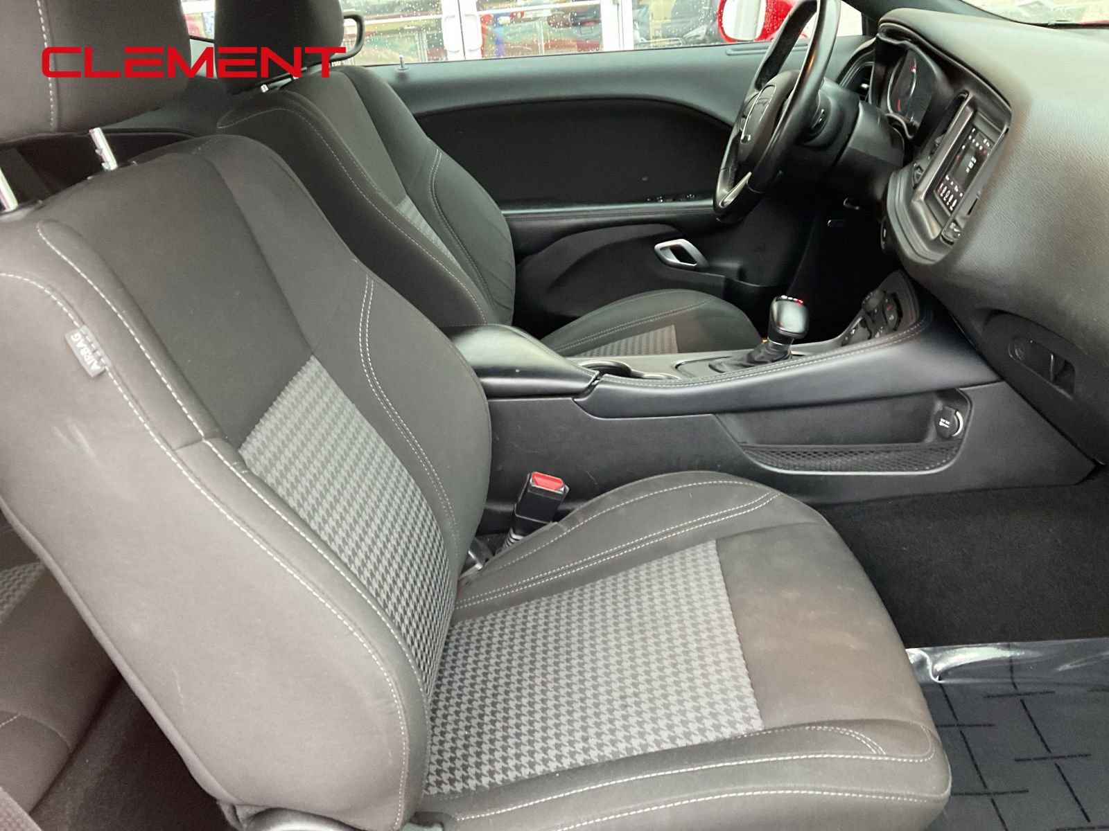 Used 2023 Dodge Challenger SXT image 29