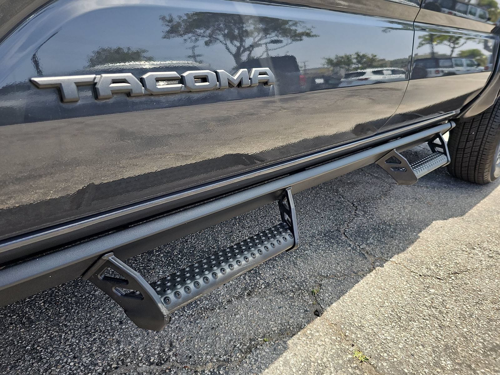 Used 2025 Toyota Tacoma TRD Sport AWD/4WD image 36