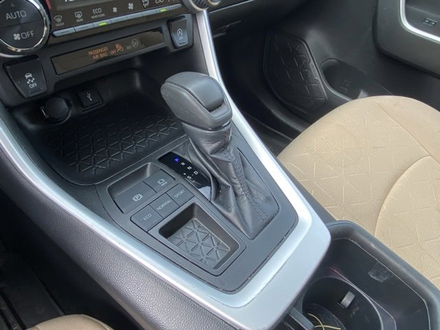 Used 2022 Toyota RAV4 XLE image 20