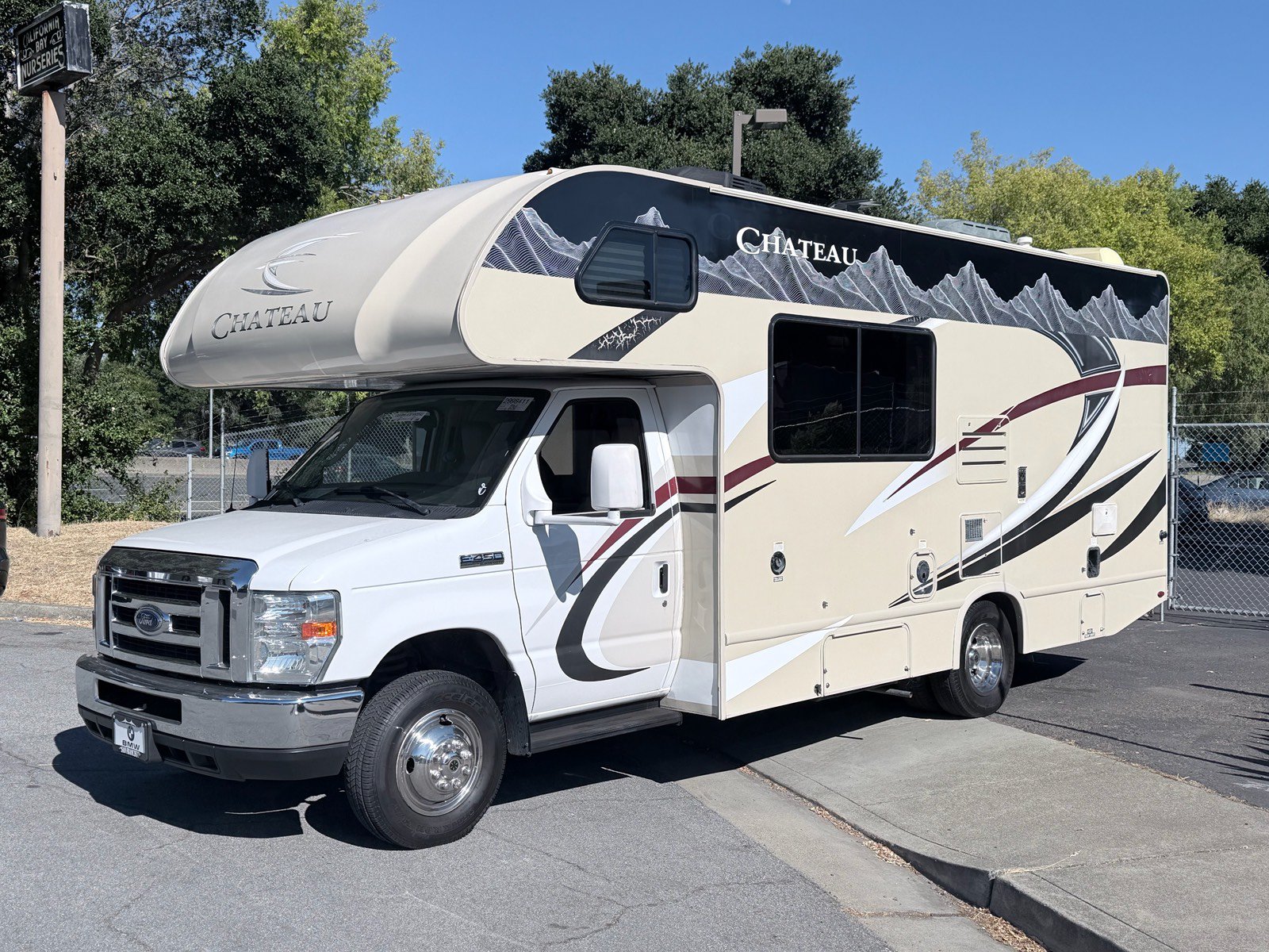 Used 2017 Ford E-450 and Econoline 450 Super Duty w/ Motorhome Prep Package RWD image 1