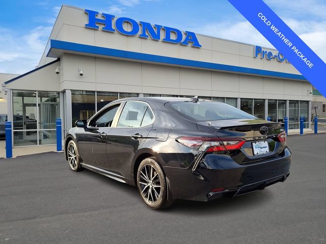 Used 2024 Toyota Camry SE w/ Cold Weather Package FWD image 6